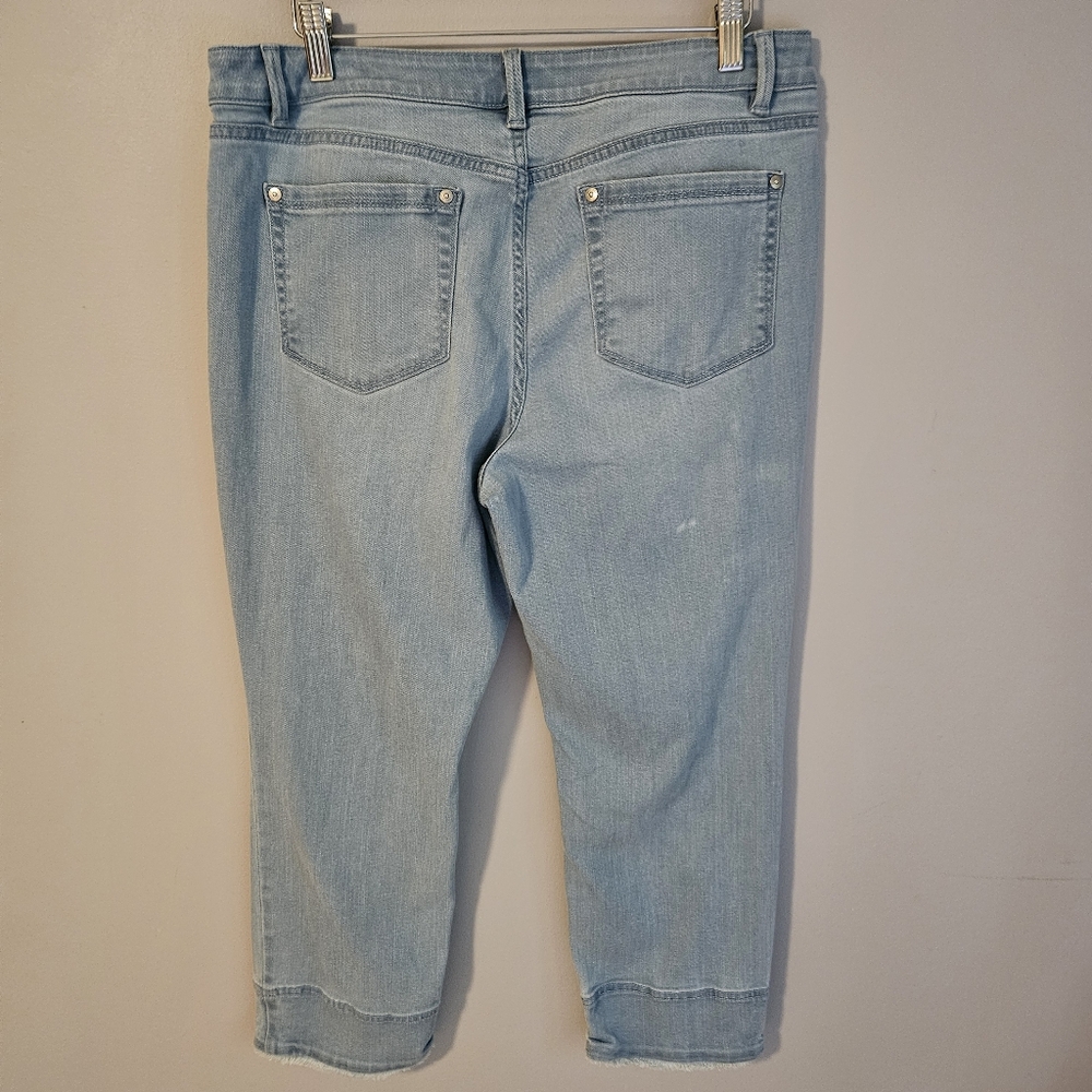J Jill Authentic Fit crop light stone wash, frayed hem, straight leg, size 12 - Picture 2 of 15